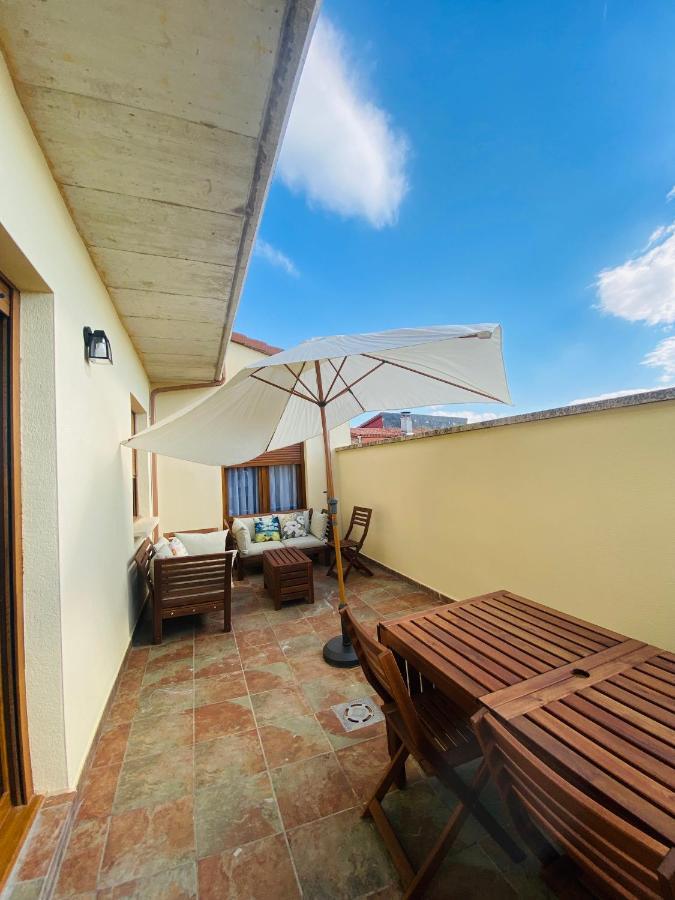 La Casona Del Gallo Abalos Bagian luar foto